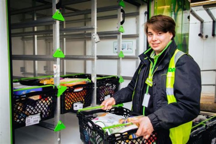 Do you tip Asda delivery drivers UK?
