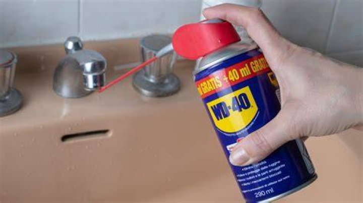 Does WD 40 clean brass?