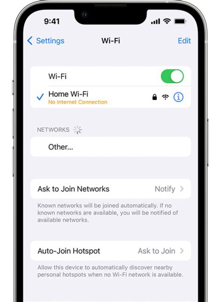 How do I know if my phone is using Wi-Fi or data?