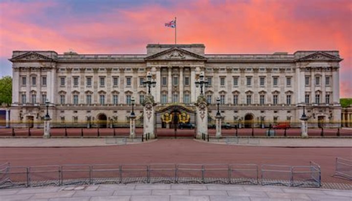 How much is worth Buckingham Palace?
