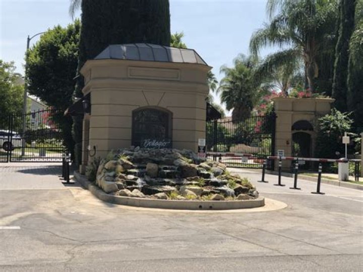 Is all of Calabasas gated?
