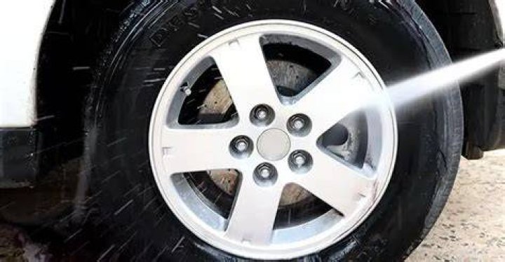 What removes brake dust?